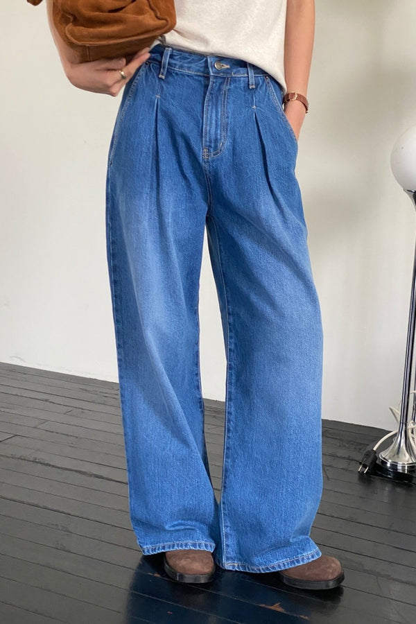 Pleat Loose Denim