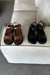 041 Flatform Sandal